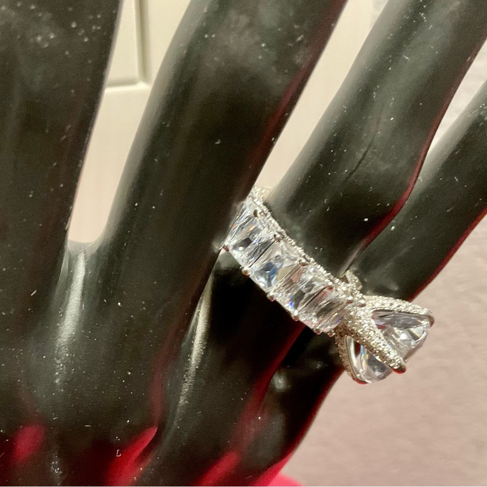 DIAMOND HANDMADE SIMULATED ENGAGEMENT RING 3.5 KARAT STERLING SILVER - Picture 11 of 12